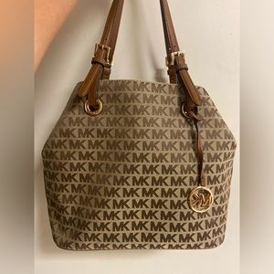 Michael Kors bag NEW without tags
